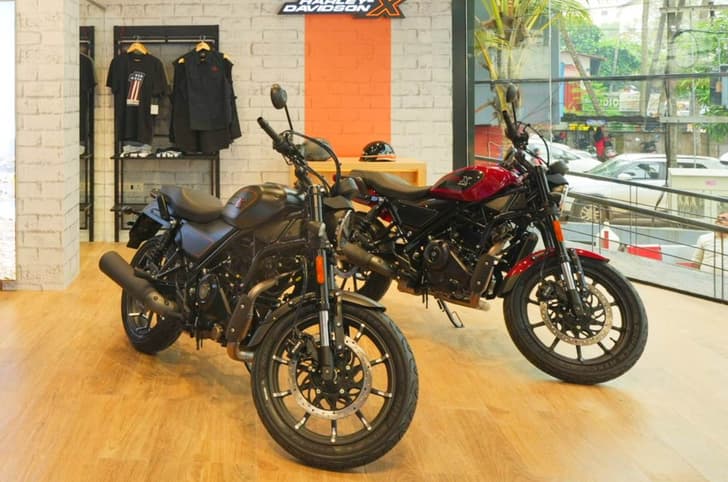 Harley-Davidson X440 showroom image. Bike, scooter, EV sales in 2023, new bike launches.