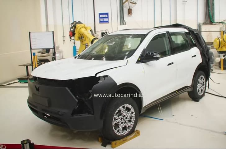 Mahindra XUV.e8 front quarter Mahindra XUV.e8 front quarter