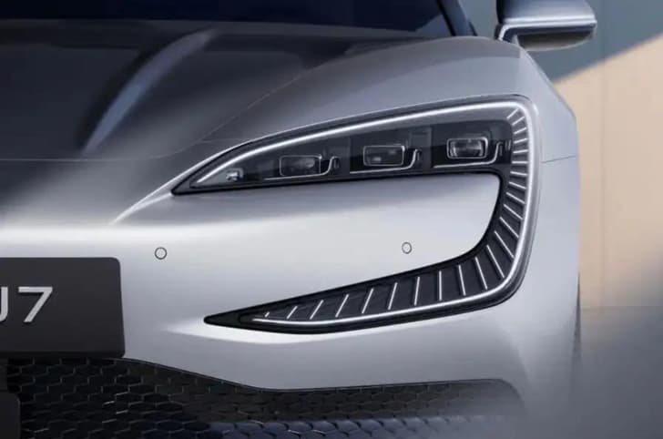 BYD U7 flagship sedan