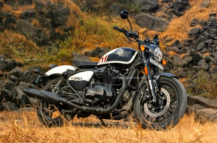 Royal Enfield Shotgun 650 white colour static image. Royal Enfield Shotgun price, colours, India launch details.