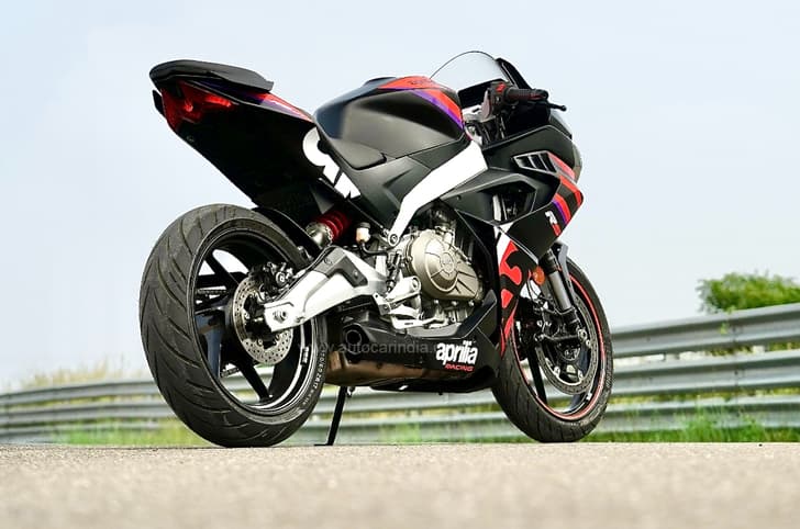 Aprilia RS 457 rear static. Aprilia RS 457 price, features, handling, comfort: track review.