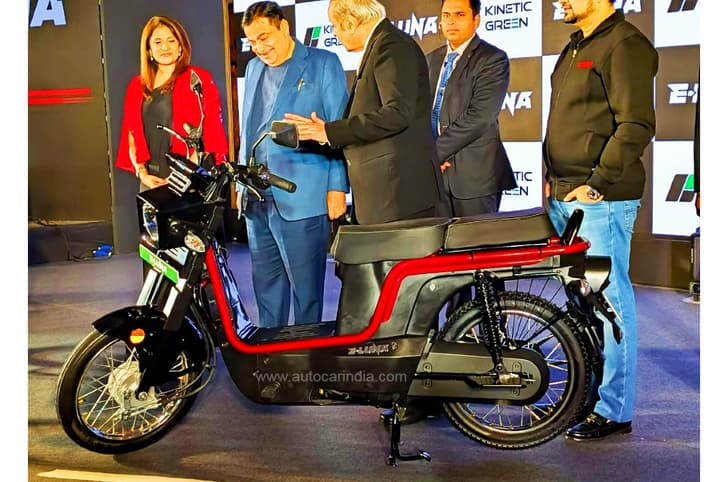 Kinetic E Luna price, variants, range, charging time.