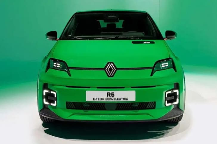 Renault 5 EV front quarter Renault 5 EV front quarter