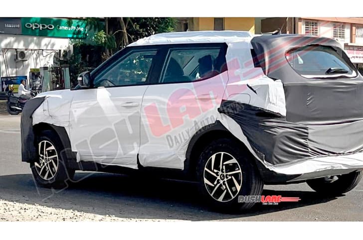 Mahindra XUV300 facelift  rear quarter 