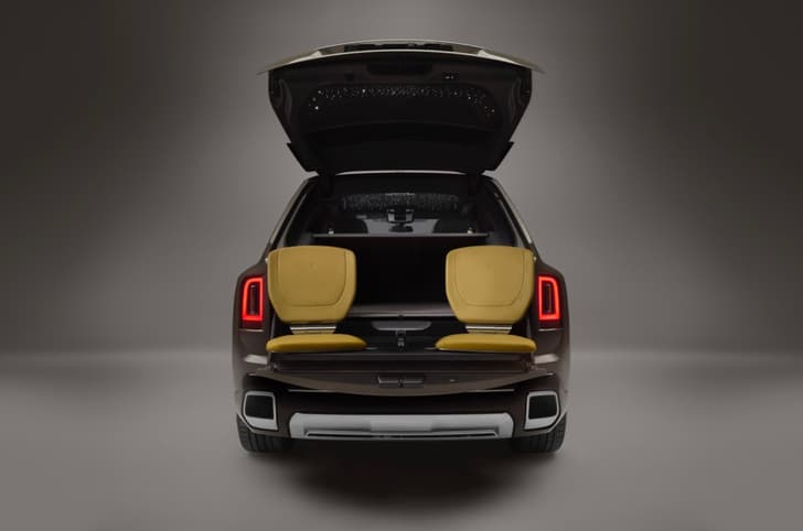 Rolls Royce Cullinan rear