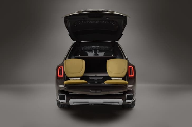 Rolls Royce Cullinan rear