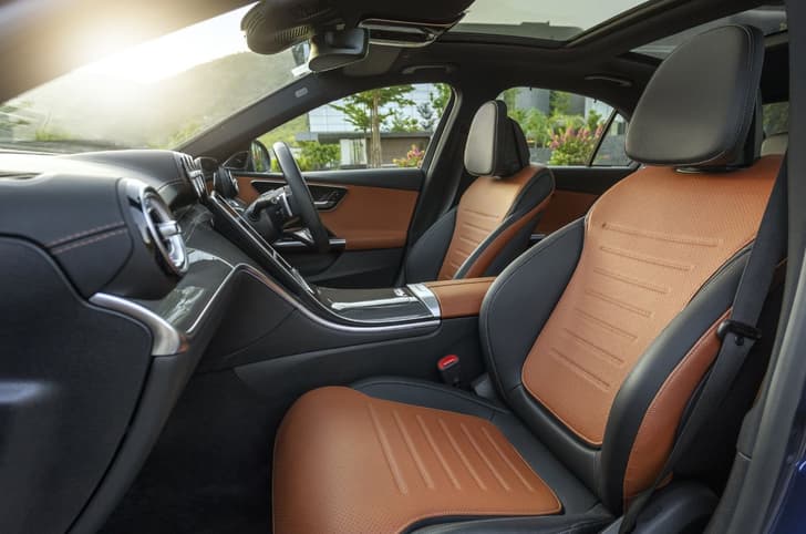 2024 Mercedes C 300 AMG Line interior 