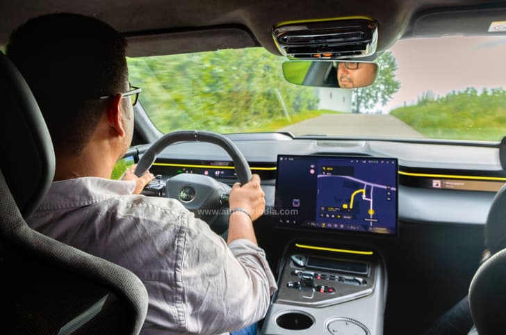 Lotus Emeya interior image