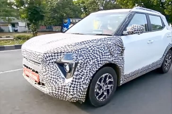 XUV 3XO EV XUV 3XO EV
