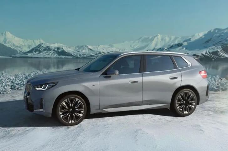 BMW X3 L side BMW X3 L side
