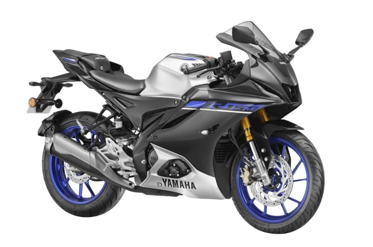 Yamaha R15M carbon fibre graphics Yamaha R15M carbon fibre graphics