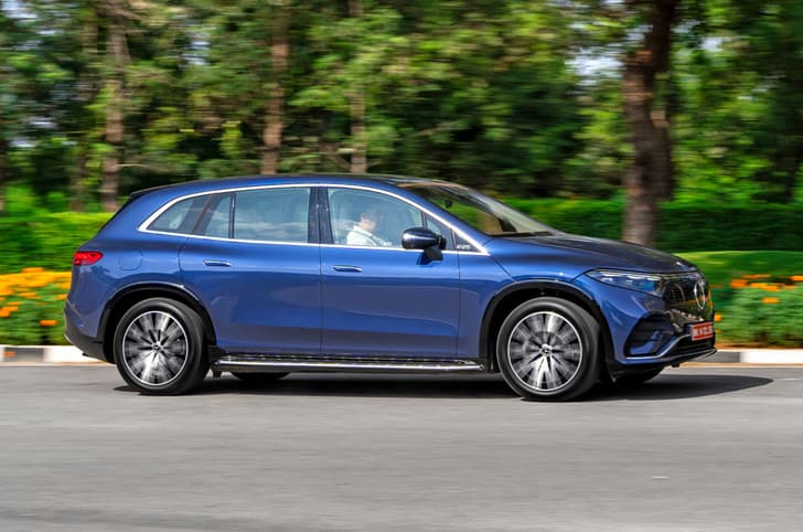 Mercedes EQS SUV review side pan Mercedes EQS SUV review side pan