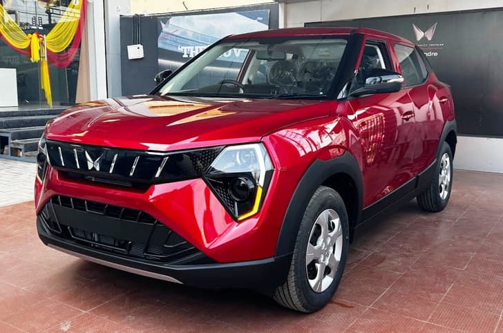 Mahindra XUV 3XO MX2 Mahindra XUV 3XO MX2