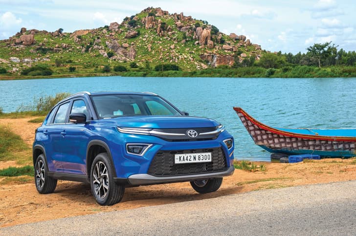 Toyota Hyryder hybrid Toyota Hyryder hybrid long term, front static, blue