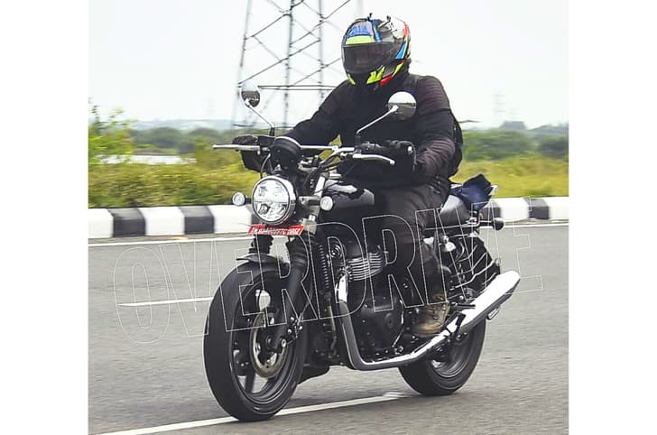 Updated Royal Enfield Interceptor 650 spotted with twin front disc brakes