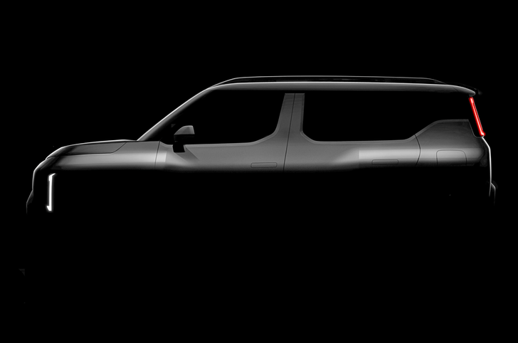 Kia compact SUV teased Kia compact SUV teased