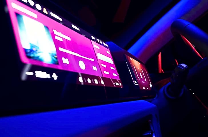 Mahindra XEV 9e triple infotainment screens Mahindra XEV 9e triple infotainment screens
