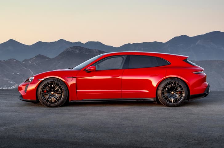 Porsche Taycan GTS Sport Turismo side profile Porsche Taycan GTS Sport Turismo side profile