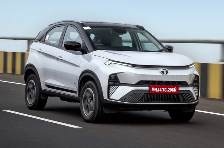 Tata Nexon front tracking Tata Nexon front tracking