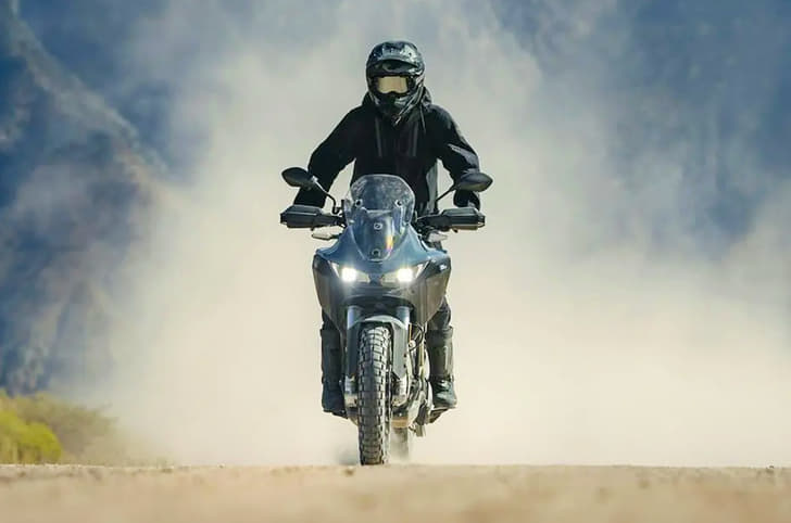 Zero DSR/X electric bike being ridden off-road. Hero electric bike India launch details.
