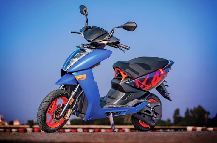 Ather 450 Apex front three-quarter static Ather 450X price, range, features, colours