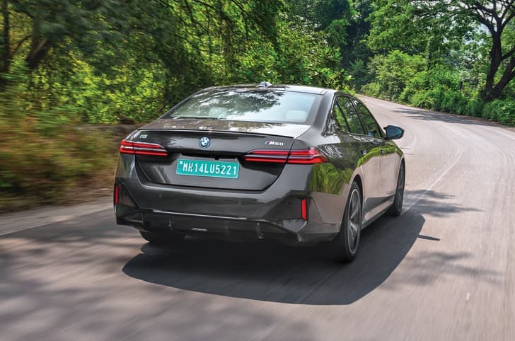 BMW i5 rear tracking BMW i5 rear tracking
