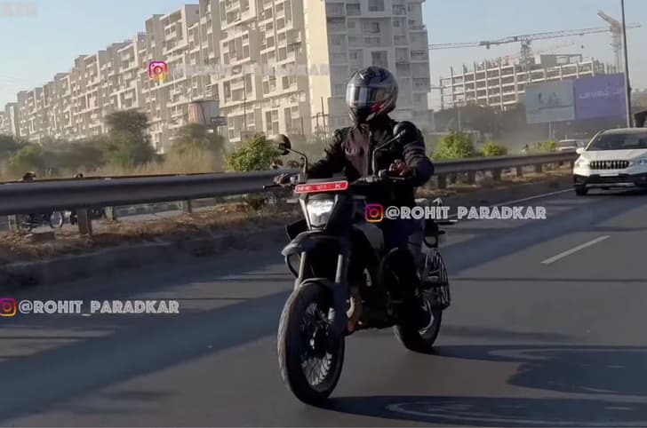 KTM 390 SMC R KTM 390 SMC R