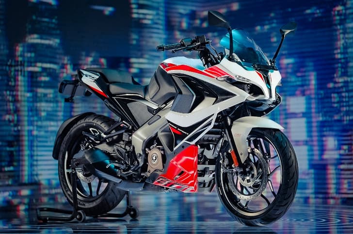 Updated Bajaj Pulsar RS200 launched at Rs 1.84 lakh