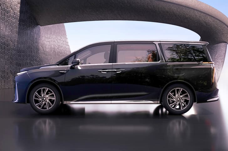MG M9 MPV MG M9 MPV