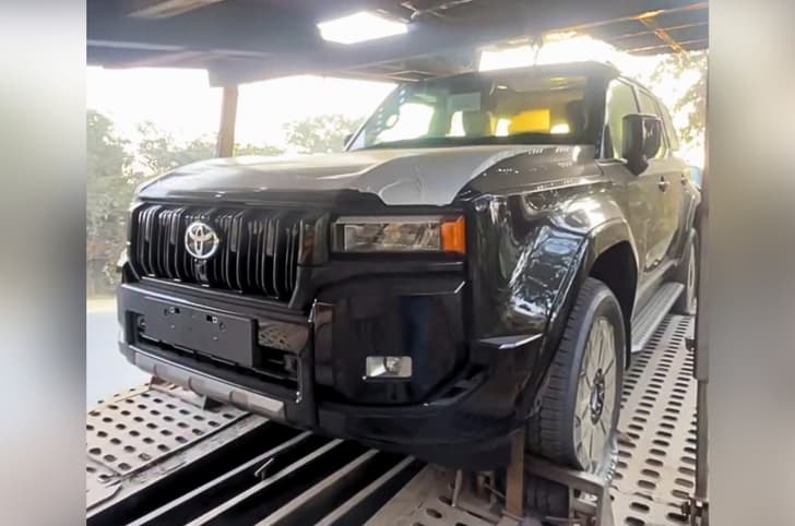 Toyota Land Cruiser Prado exterior Toyota Land Cruiser Prado front
