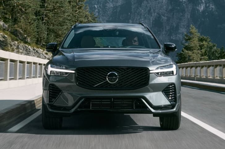 2025 volvo xc60 facelift front tracking