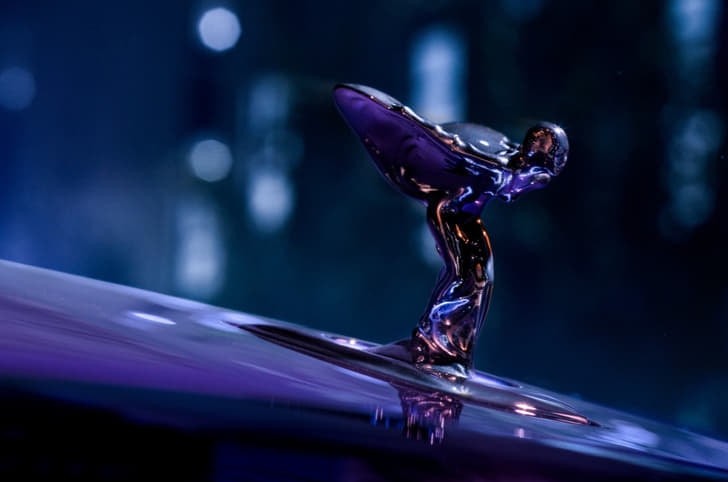 Rolls Royce Spectre Black Badge dark Spirit of Ecstasy