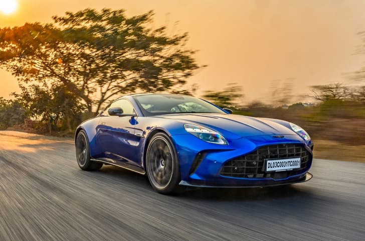 Aston Martin Vantage front tracking Aston Martin Vantage front tracking