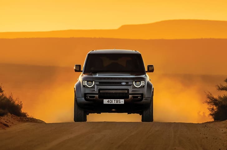 Defender Octa front tracking off road Defender Octa front tracking off road