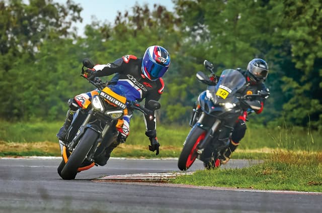 California Superbike School experience aboard a KTM RC 390