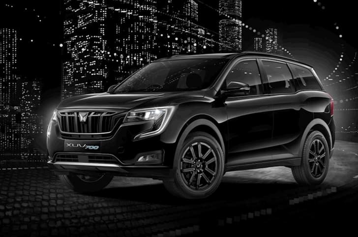Mahindra XUV700 Ebony Edition studio