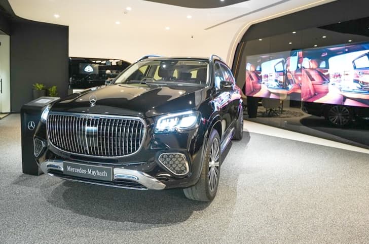 Mercedes Maybach GLS showroom