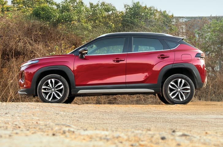 Toyota Taisor ground clearance side static