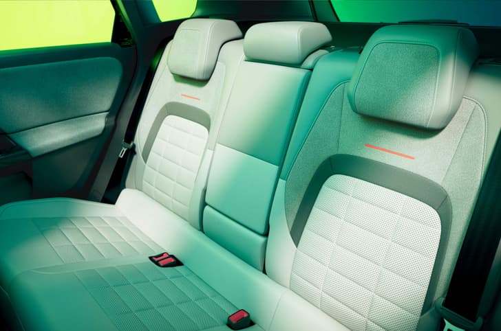 Citroen C5 Aircross back seats 