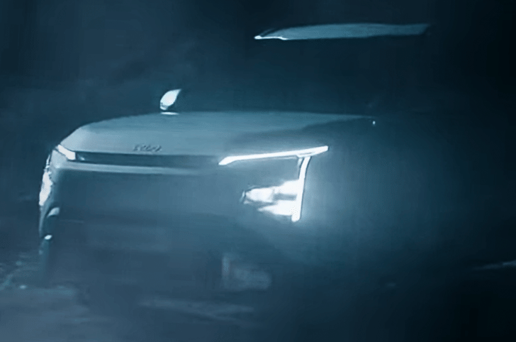 Kia Carens facelift Clavis 2025