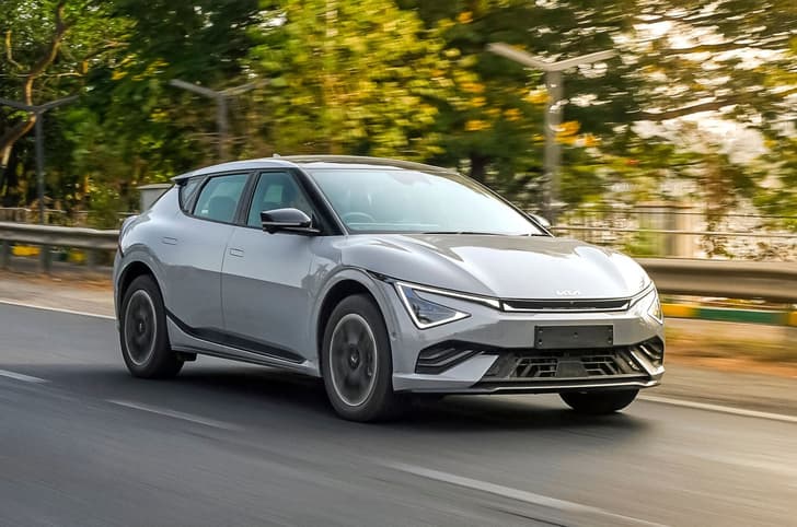 2025 Kia EV6 front tracking