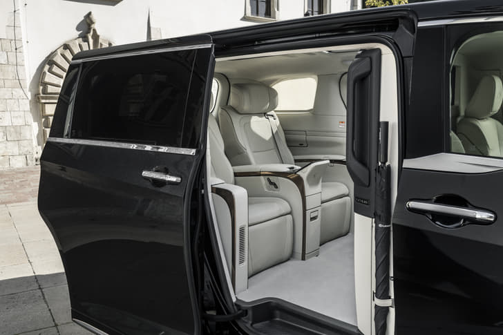 lexus lm 350h lexus lm 350h sliding door