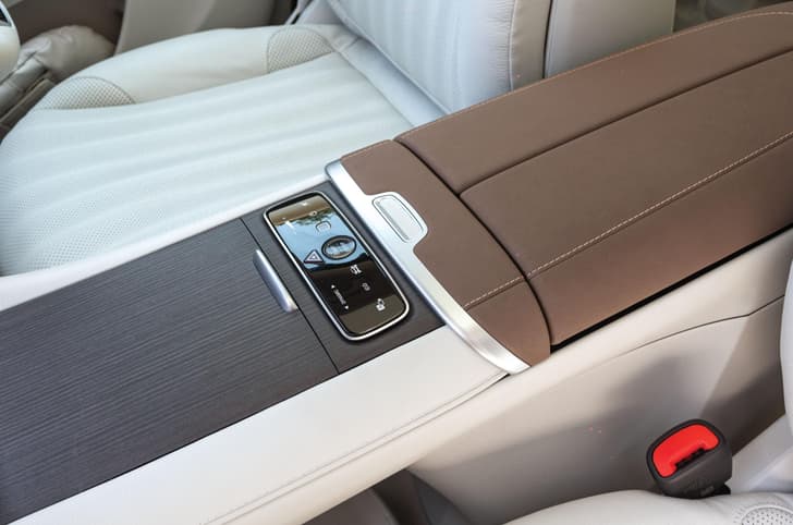 Mercedes EQS SUV 450 interior