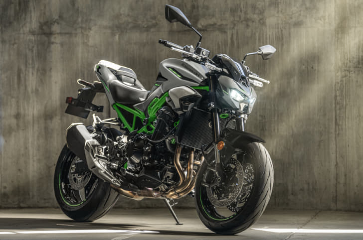 2025 Kawasaki Z900 launched at Rs 9.52 lakh