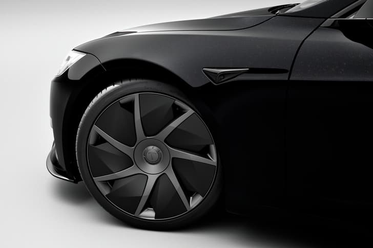 2025 tesla model s update details range features