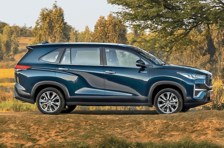 Toyota Innova Hycross blue colour