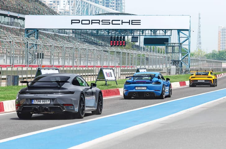 Porsche 911 at BIC