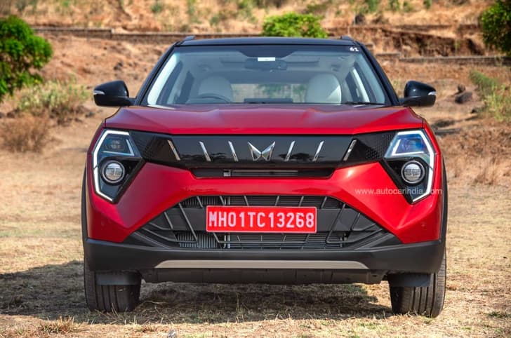 Mahindra XUV 3XO head on front static