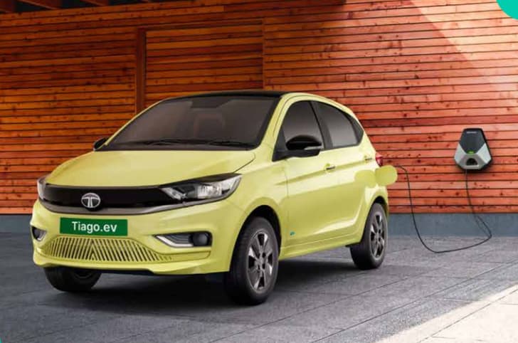 Tata Tiago EV front quarter 