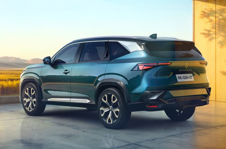 Renault Boreal rear profile